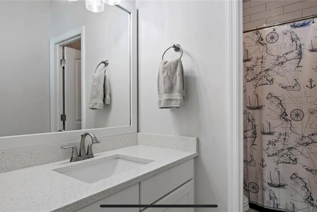 Luxurious Modern Townhouse Right Across Beach!! Table Tennis St. Pete Beach Exteriér fotografie