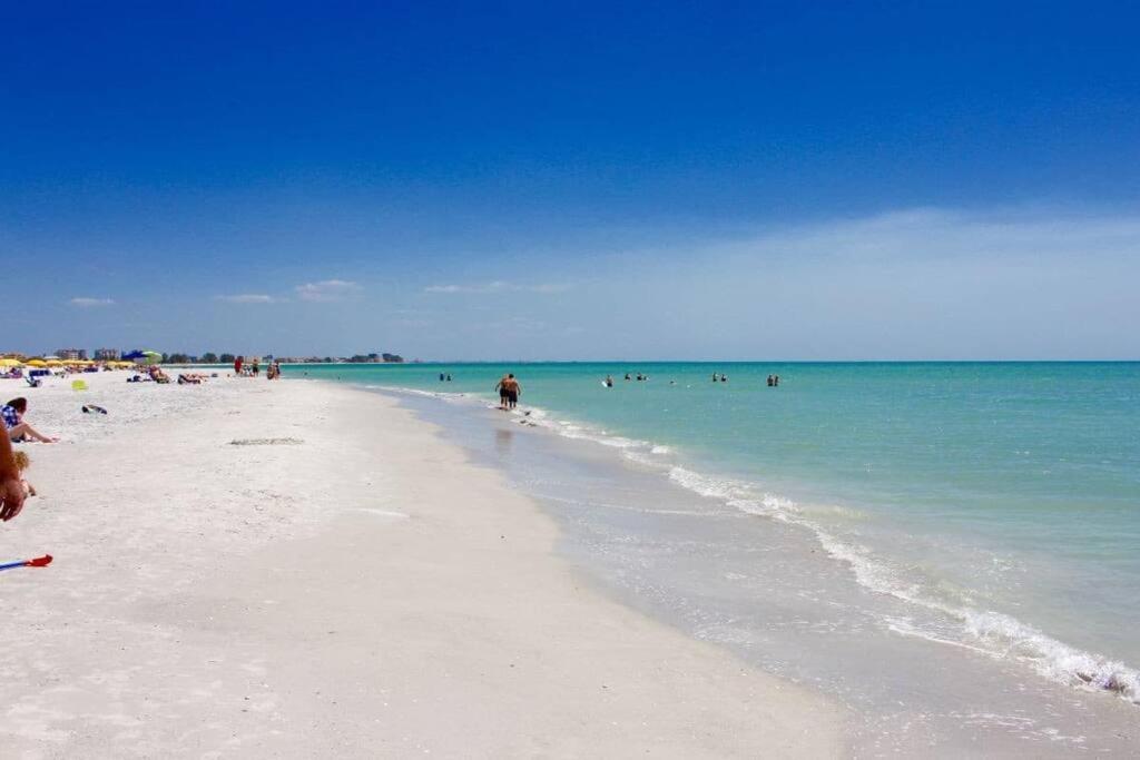 Luxurious Modern Townhouse Right Across Beach!! Table Tennis St. Pete Beach Exteriér fotografie