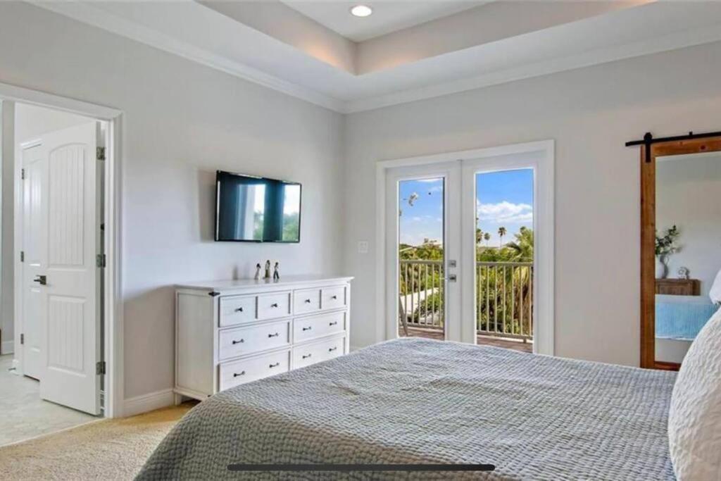 Luxurious Modern Townhouse Right Across Beach!! Table Tennis St. Pete Beach Exteriér fotografie
